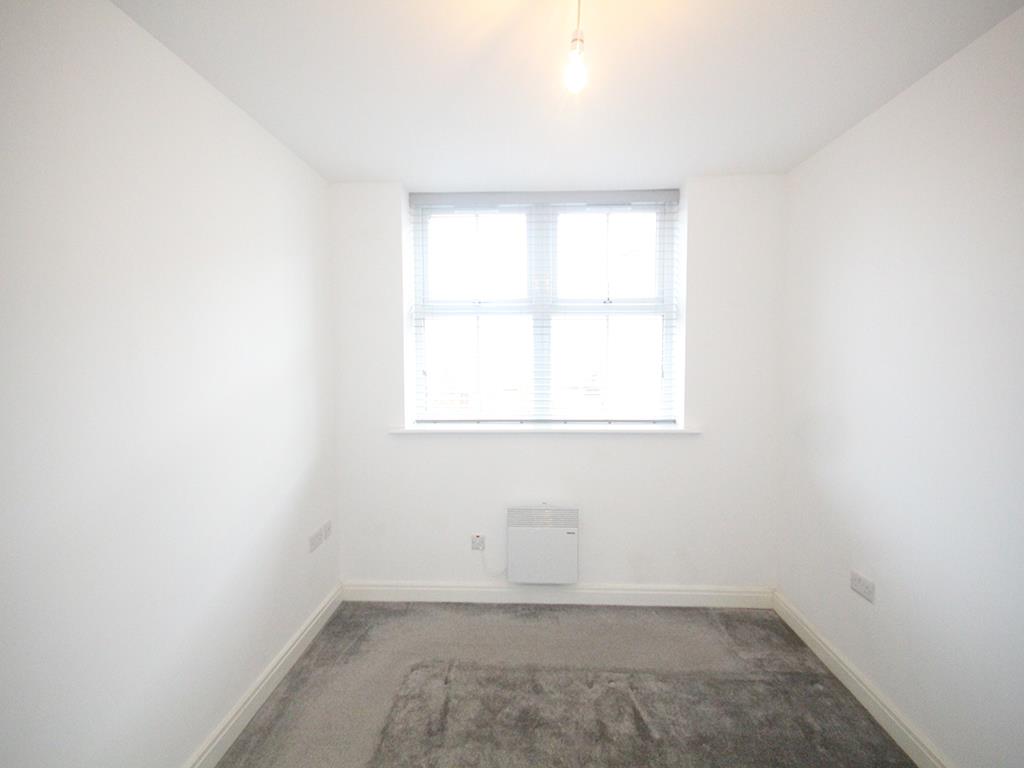 1 bedroom apartment To Let in Earby - IMG_7928.jpg